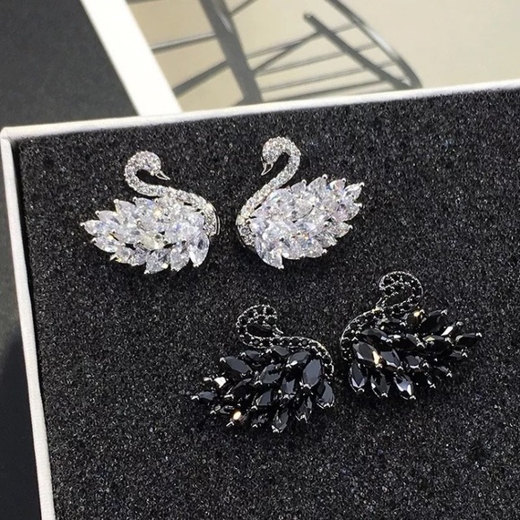 Beautiful 925 silver platedSWAN sapphire earrings - Picture 6 of 8